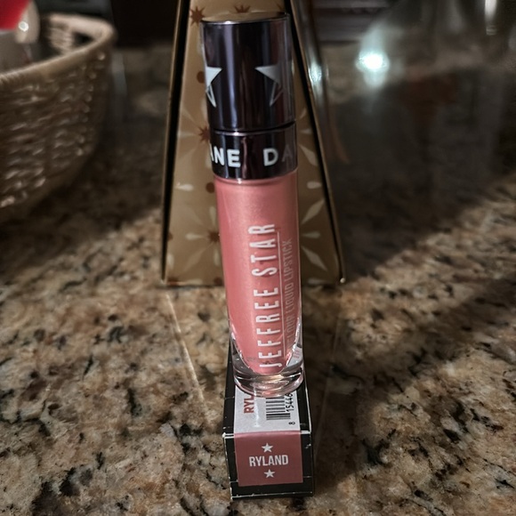 Jeffree Star Ryland velour lipstick - Picture 3 of 5